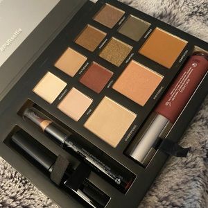 BNIB PUR love your selfie 2 eyeshadow bundle